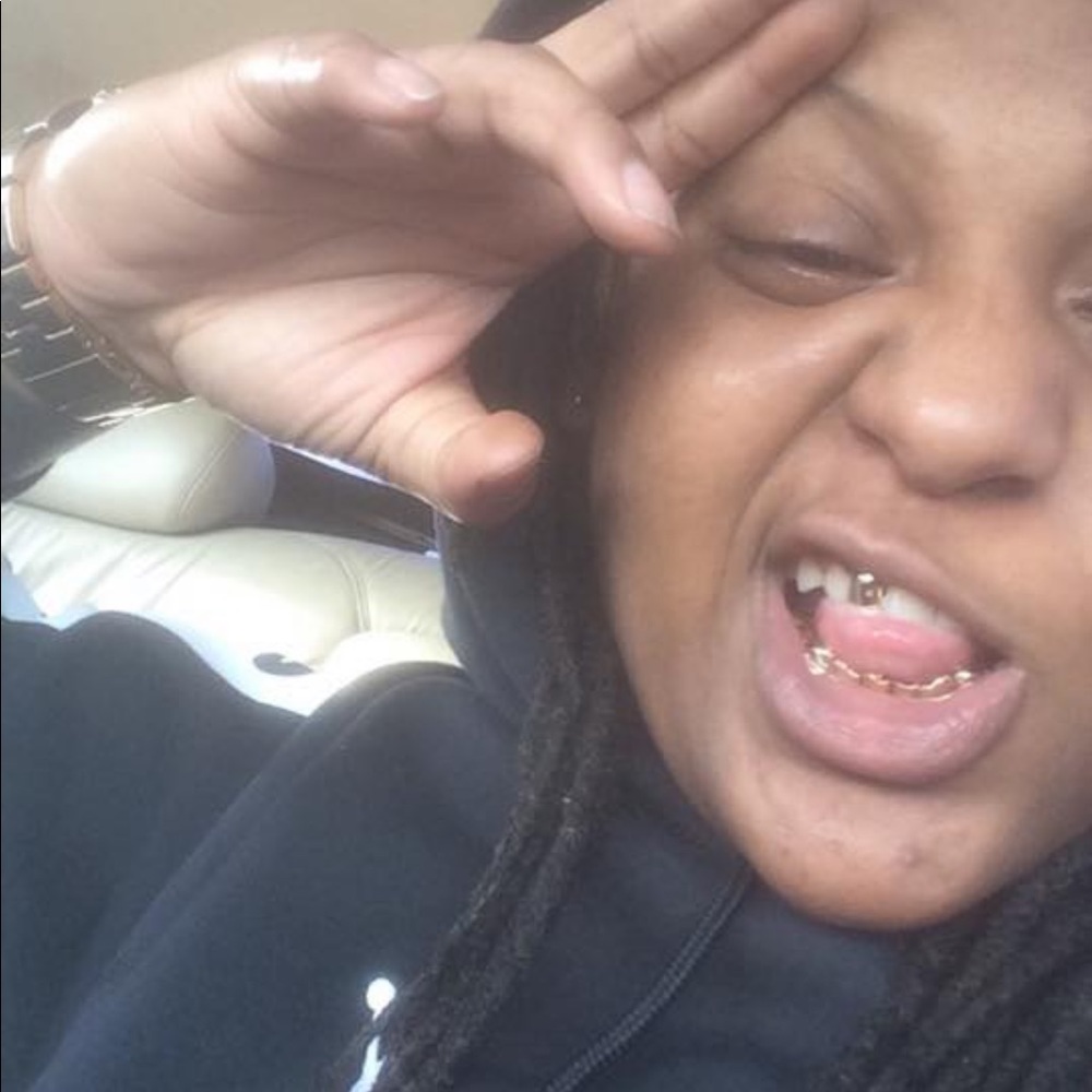 Meet your Posher, Dinesha